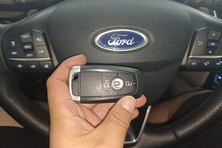 Used Ford Focus 2019 Sedan EcoBoost 180 Automatic Titanium Edition Vehicle Key