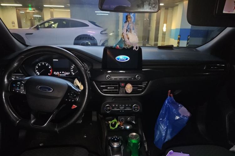 Used Ford Focus 2020 Sedan EcoBoost 180 Automatic ST Line Center Console
