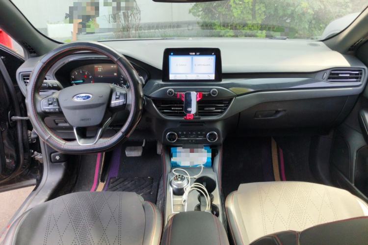Used Ford Focus 2020 Sedan EcoBoost 180 Automatic ST Line Center Console