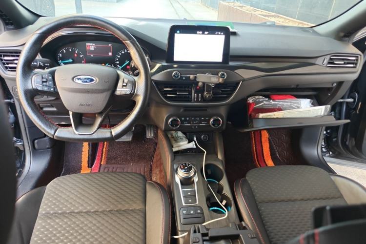Used Ford Focus 2020 Sedan EcoBoost 180 Automatic ST Line Center Console