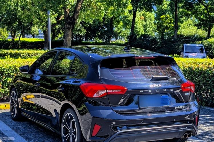 Used Ford Focus 2020 Hatchback EcoBoost 180 Automatic ST Line Exterior 2