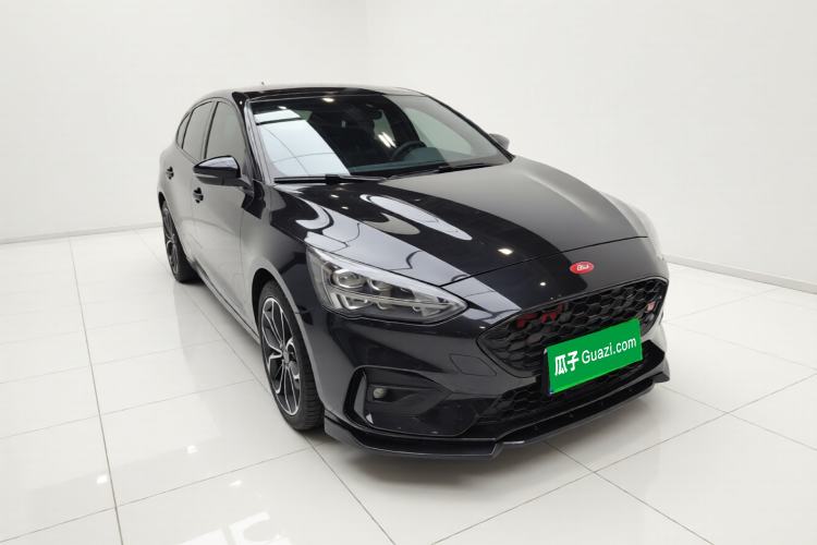 Used Ford Focus 2020 Hatchback EcoBoost 180 Automatic ST Line Exterior 2