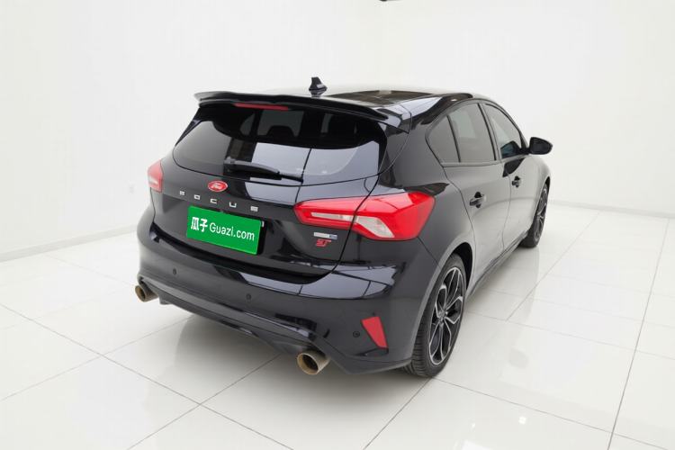 Used Ford Focus 2020 Hatchback EcoBoost 180 Automatic ST Line Exterior 5