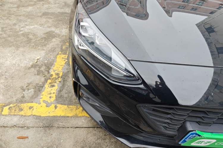 Used Ford Focus 2020 Sedan EcoBoost 180 Automatic ST Line Exterior 6