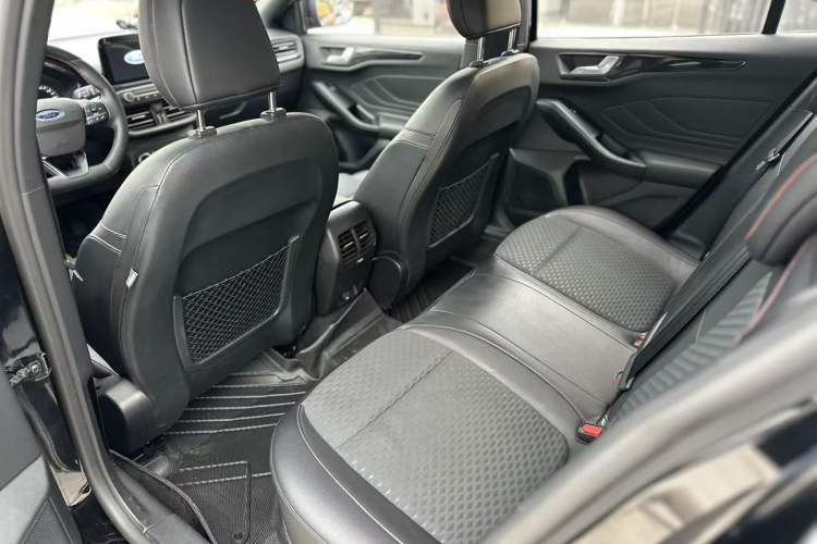Used Ford Focus 2020 Hatchback EcoBoost 180 Automatic ST Line Interior 2