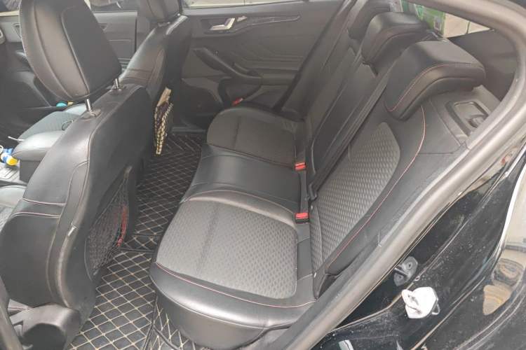 Used Ford Focus 2020 Sedan EcoBoost 180 Automatic ST Line Interior 4