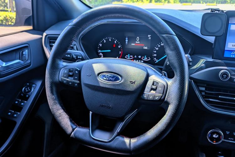 Used Ford Focus 2020 Hatchback EcoBoost 180 Automatic ST Line Interior 7