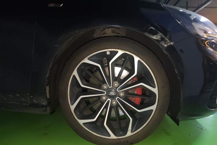 Used Ford Focus 2020 Sedan EcoBoost 180 Automatic ST Line Right Front Wheel Hub