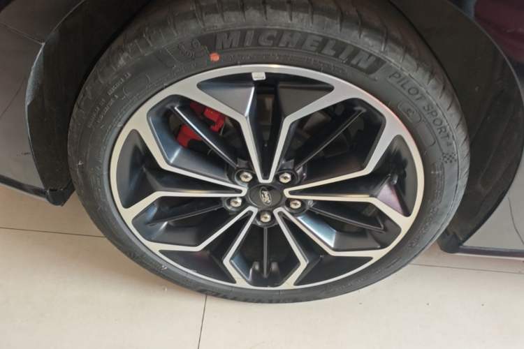Used Ford Focus 2020 Sedan EcoBoost 180 Automatic ST Line Right Rear Wheel Hub