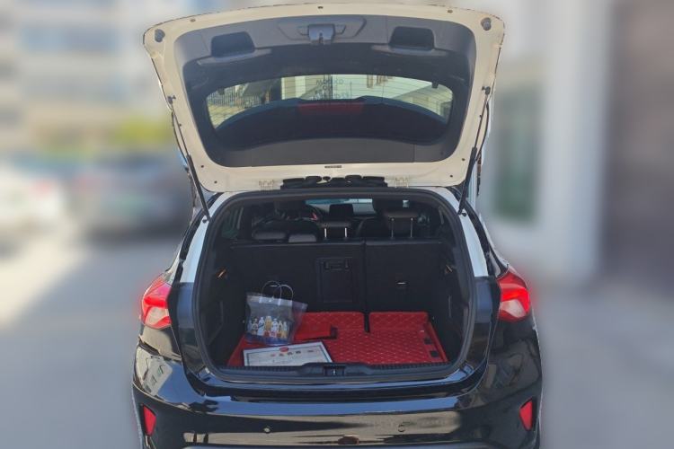 Used Ford Focus 2020 Hatchback EcoBoost 180 Automatic ST Line Trunk
