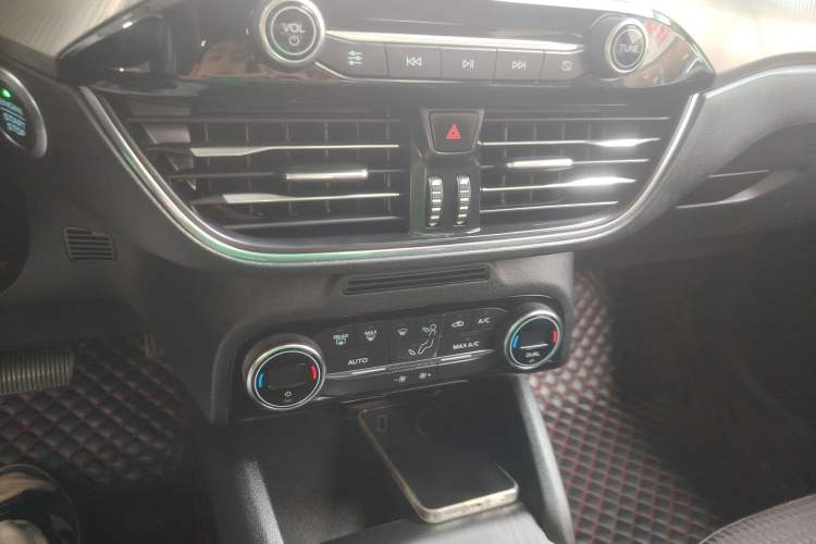Used Ford Focus 2020 Sedan EcoBoost 180 Automatic Trend Edition Audio And AC Panel