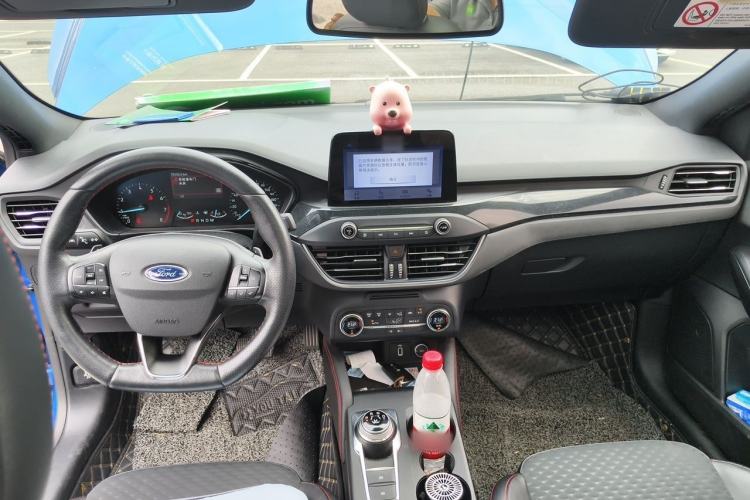 Used Ford Focus 2020 Sedan EcoBoost 180 Automatic ST Line Center Console
