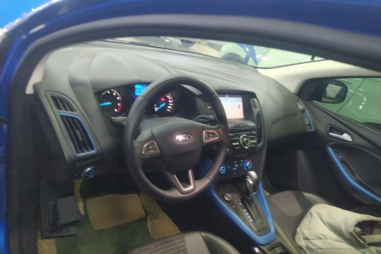 Used Ford Focus 2020 Hatchback Classic 1.5L Automatic Trendy Model Center Console