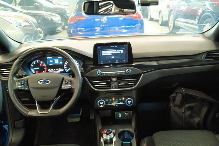 Used Ford Focus 2020 Hatchback EcoBoost 180 Automatic ST Line Center Console