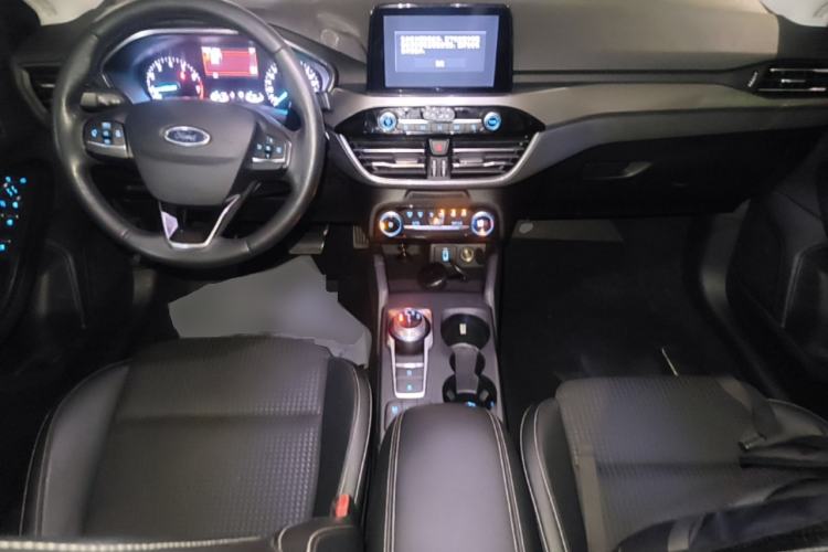 Used Ford Focus 2020 Sedan EcoBoost 180 Automatic Trend Edition Center Console