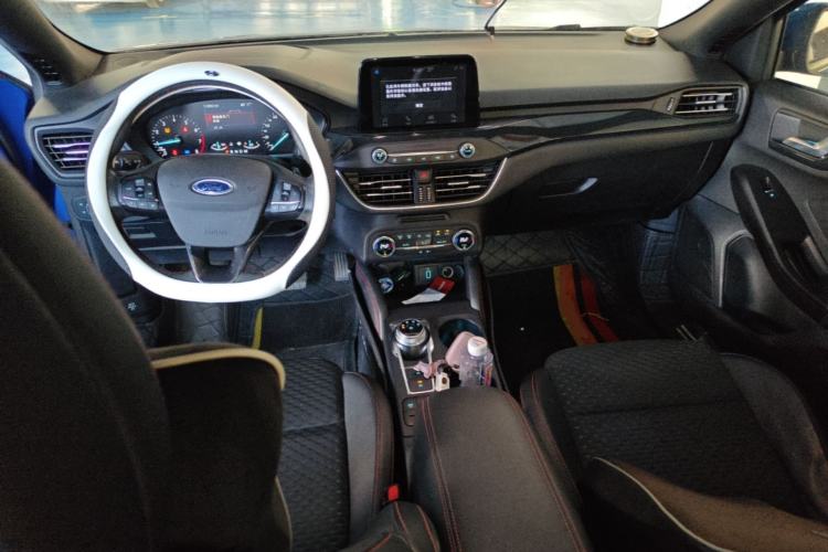Used Ford Focus 2020 Sedan EcoBoost 180 Automatic ST Line Center Console