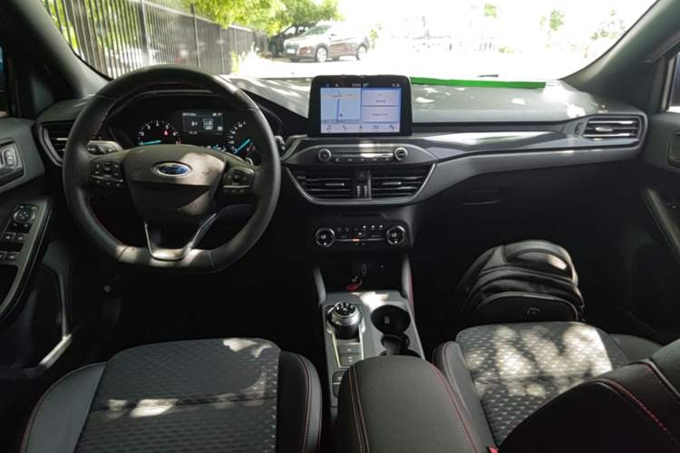 Used Ford Focus 2020 Hatchback EcoBoost 180 Automatic ST Line Center Console