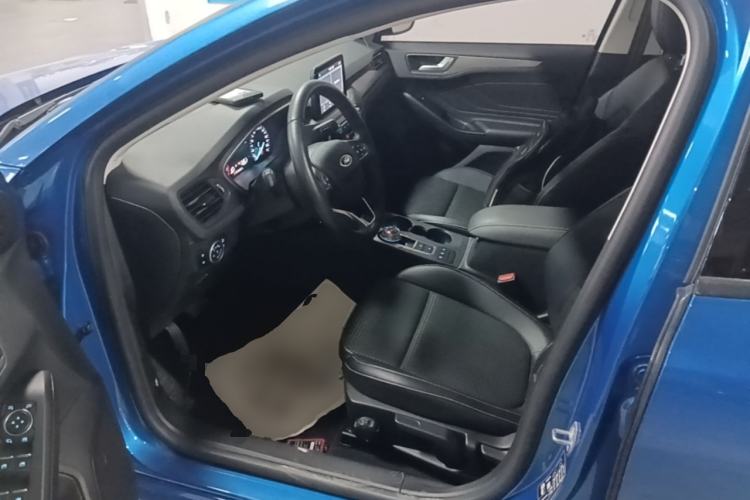 Used Ford Focus 2020 Hatchback EcoBoost 180 Automatic Trend Edition Driver Seat