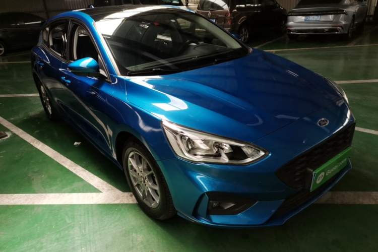 Used Ford Focus 2020 Hatchback EcoBoost 180 Automatic Trend Edition Exterior 1