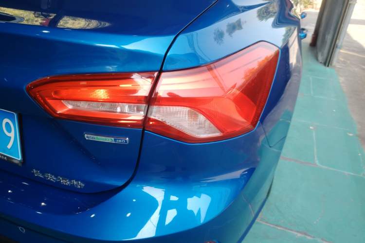 Used Ford Focus 2020 Sedan EcoBoost 180 Automatic Trend Edition Exterior 1