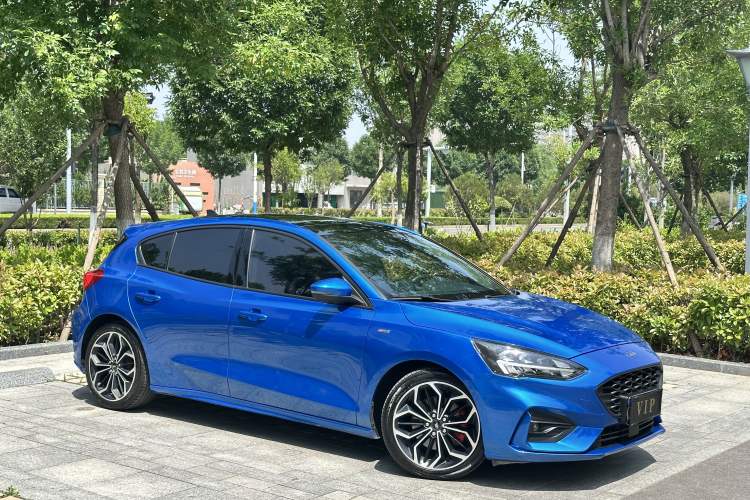 Used Ford Focus 2020 Hatchback EcoBoost 180 Automatic ST Line Exterior 2