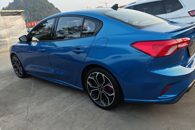 Used Ford Focus 2020 Sedan EcoBoost 180 Automatic ST Line Exterior 3