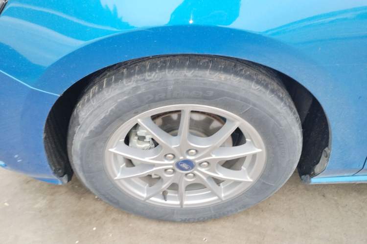 Used Ford Focus 2020 Hatchback 1.5L Automatic Sharp Edition Exterior 4