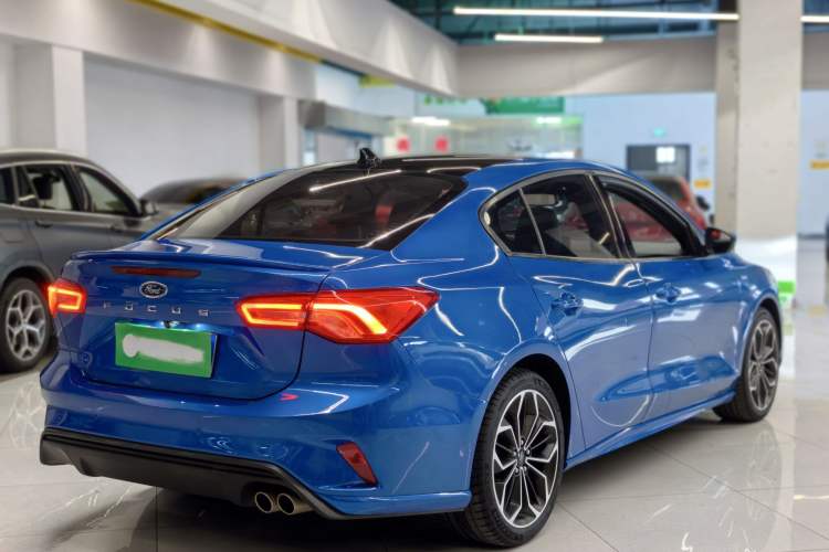 Used Ford Focus 2020 Sedan EcoBoost 180 Automatic ST Line Exterior 4