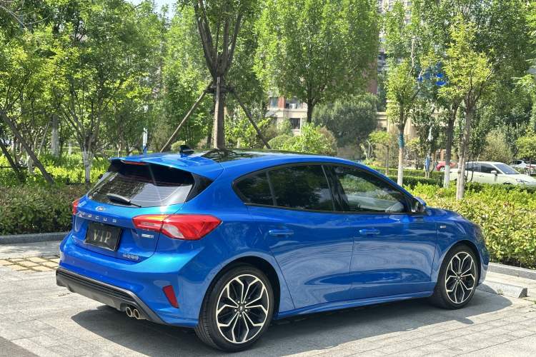 Used Ford Focus 2020 Hatchback EcoBoost 180 Automatic ST Line Exterior 5