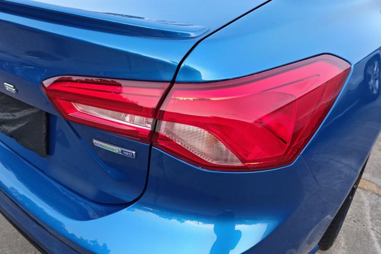 Used Ford Focus 2020 Sedan EcoBoost 180 Automatic ST Line Exterior 6