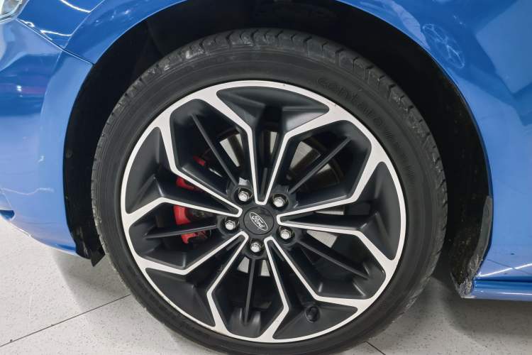 Used Ford Focus 2020 Sedan EcoBoost 180 Automatic ST Line Exterior 6