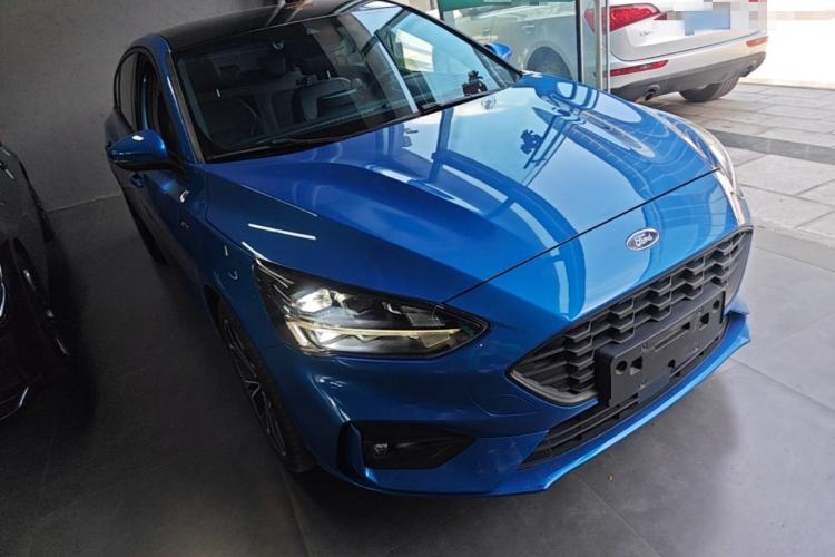 Used Ford Focus 2020 Hatchback EcoBoost 180 Automatic ST Line Front Right 45 Deg