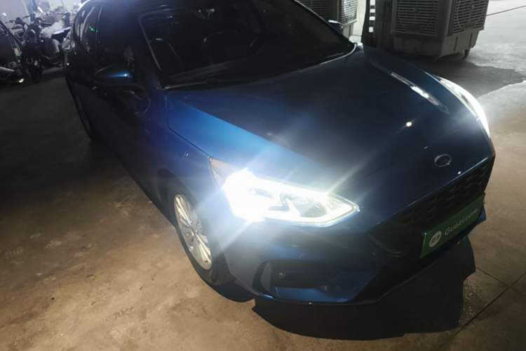 Used Ford Focus 2020 Sedan EcoBoost 180 Automatic Trend Edition Front Right 45 Deg