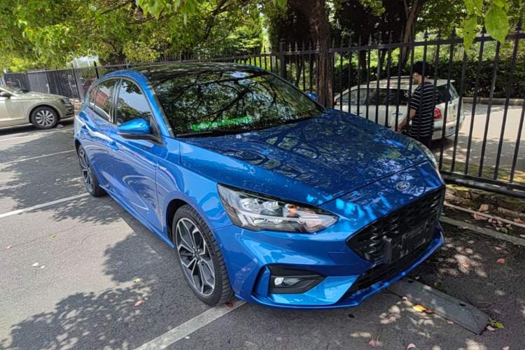 Used Ford Focus 2020 Hatchback EcoBoost 180 Automatic ST Line Front Right 45 Deg