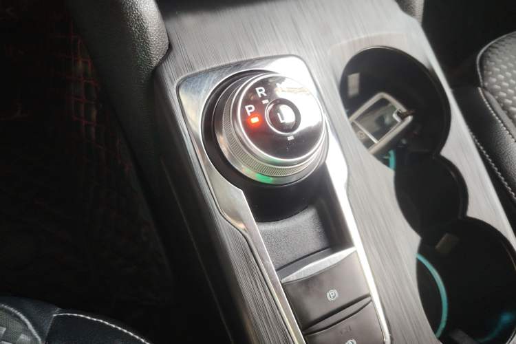 Used Ford Focus 2020 Sedan EcoBoost 180 Automatic Trend Edition Gear Lever