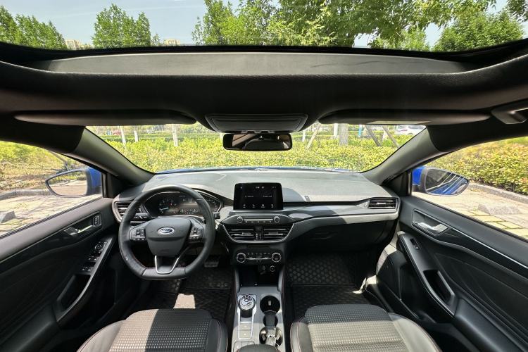Used Ford Focus 2020 Hatchback EcoBoost 180 Automatic ST Line Interior 1