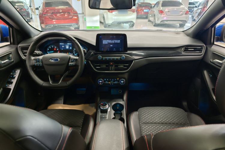 Used Ford Focus 2020 Sedan EcoBoost 180 Automatic ST Line Interior 3
