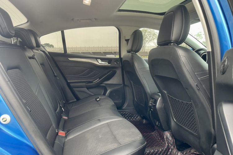 Used Ford Focus 2020 Sedan EcoBoost 180 Automatic Trend Edition Interior 7