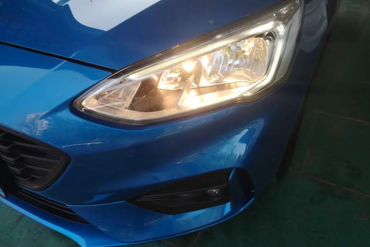 Used Ford Focus 2020 Sedan EcoBoost 180 Automatic Trend Edition Left Front Headlight