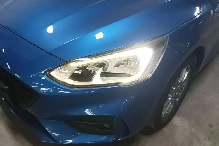 Used Ford Focus 2020 Hatchback EcoBoost 180 Automatic Trend Edition Left Front Headlight