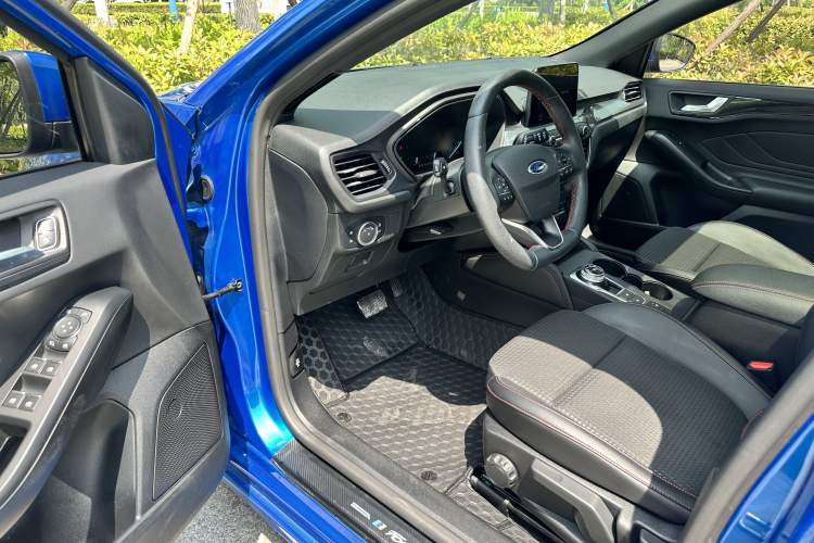 Used Ford Focus 2020 Hatchback EcoBoost 180 Automatic ST Line Left Front Seat