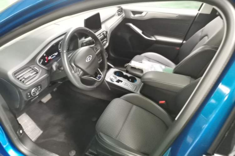 Used Ford Focus 2020 Hatchback EcoBoost 180 Automatic Trend Edition Left Front Seat