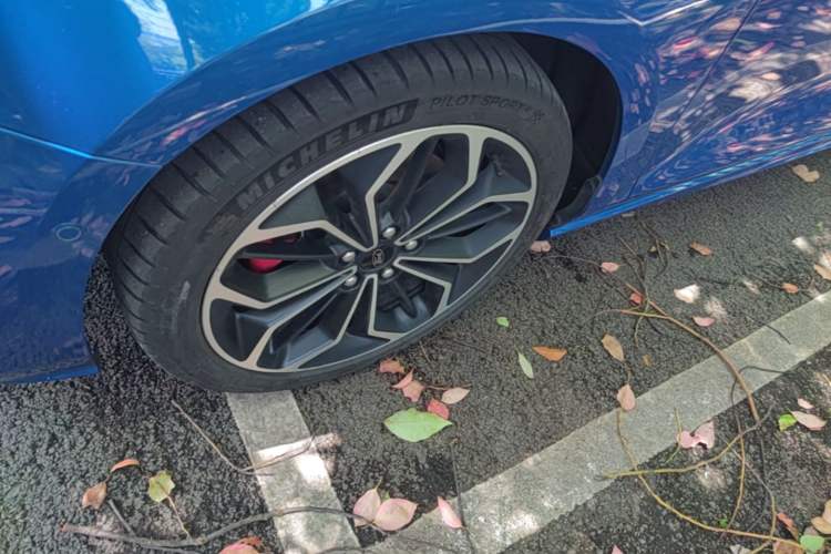 Used Ford Focus 2020 Hatchback EcoBoost 180 Automatic ST Line Left Front Wheel Hub
