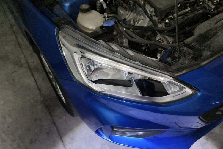 Used Ford Focus 2020 Sedan EcoBoost 180 Automatic Trend Edition Right Front Headlight
