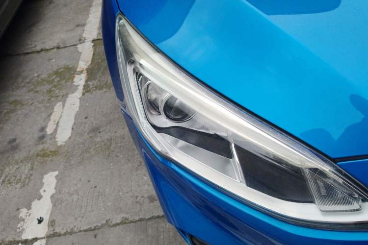 Used Ford Focus 2020 Sedan EcoBoost 180 Automatic Trend Edition Right Front Headlight