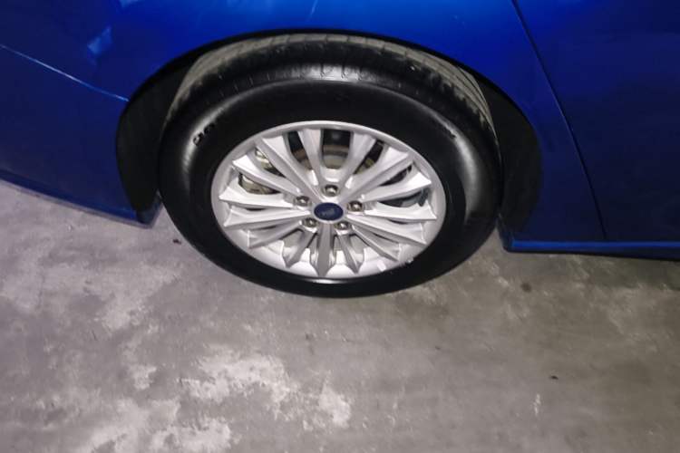 Used Ford Focus 2020 Sedan EcoBoost 180 Automatic Trend Edition Right Rear Wheel Hub