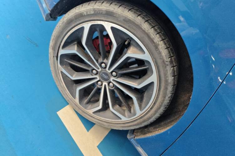 Used Ford Focus 2020 Sedan EcoBoost 180 Automatic ST Line Right Rear Wheel Hub