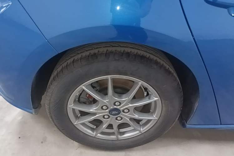 Used Ford Focus 2020 Hatchback EcoBoost 180 Automatic Trend Edition Right Rear Wheel Hub
