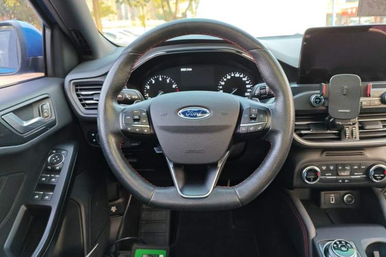 Used Ford Focus 2020 Sedan EcoBoost 180 Automatic ST Line Steering Wheel