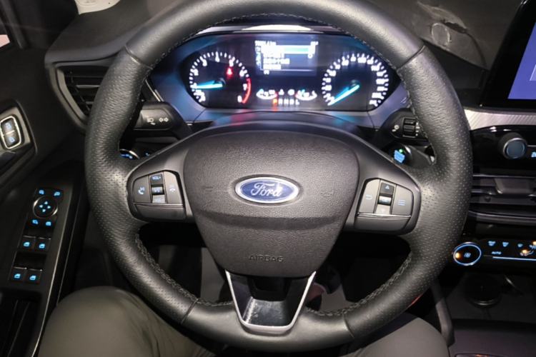 Used Ford Focus 2020 Sedan EcoBoost 180 Automatic Trend Edition Steering Wheel